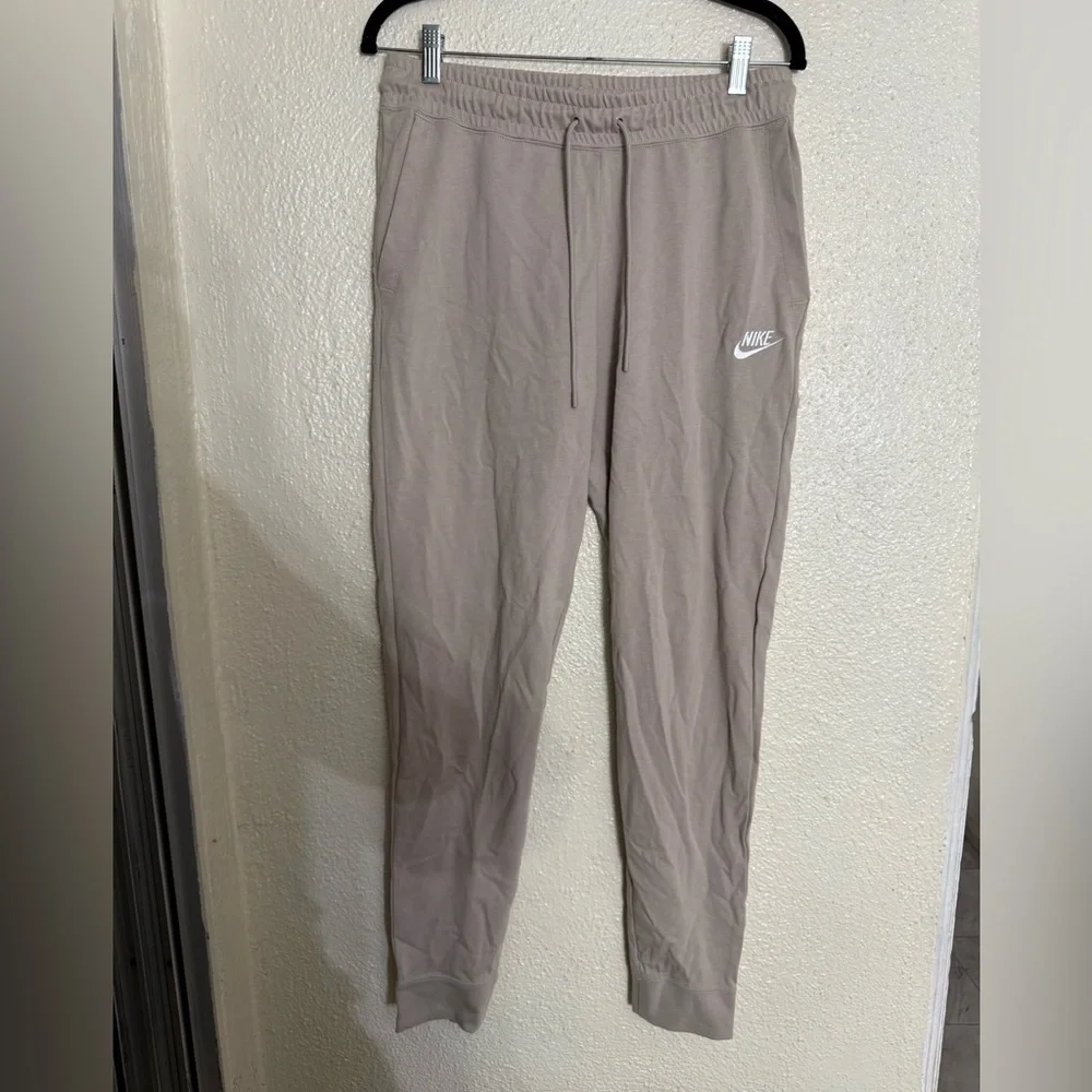 Nike Sportswear Club Joggers Men’s Medium Beige/Tan Sweatpants